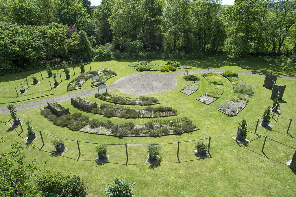 Jardin pollinarium aménagé en cercle